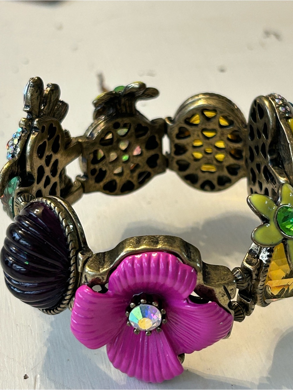 Betsey Johnson "Paradise Lost" Parrot Stretch Bracelet - Picture 4 of 5